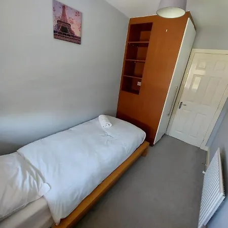 Apartment D13 Self Catering Townhouse