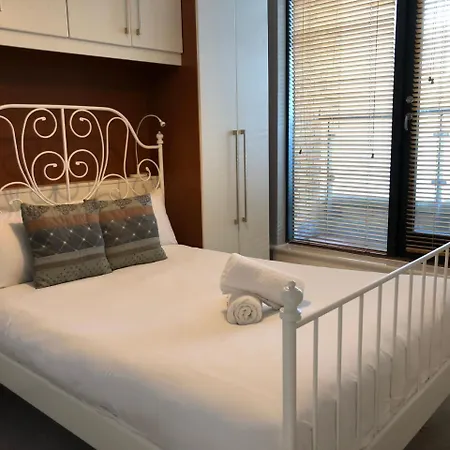 D13 Self Catering Townhouse Apartment
