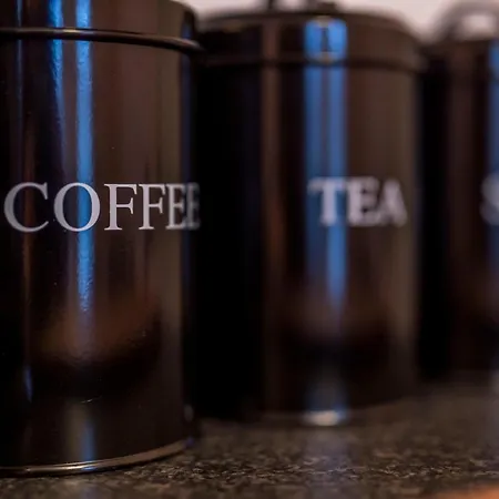 Апартаменты D13 Self Catering Townhouse Дублин